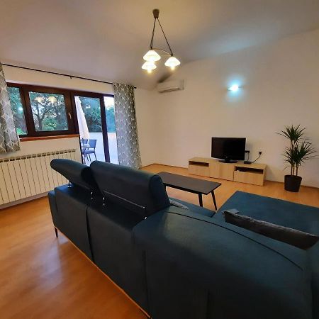 Apartman Sofia Пореч Екстериор снимка