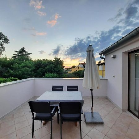 Apartman Sofia Пореч Екстериор снимка
