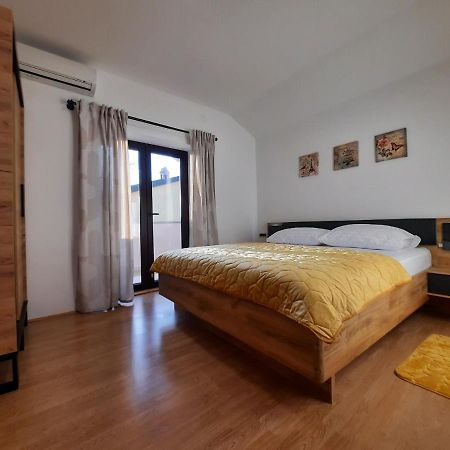 Apartman Sofia Пореч Екстериор снимка