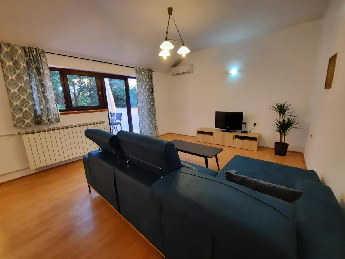 Apartman Sofia Пореч Екстериор снимка
