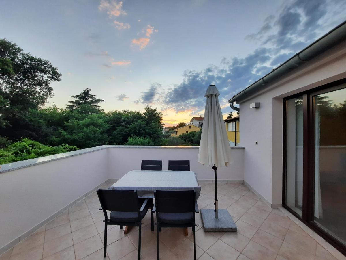 Apartman Sofia Пореч Екстериор снимка