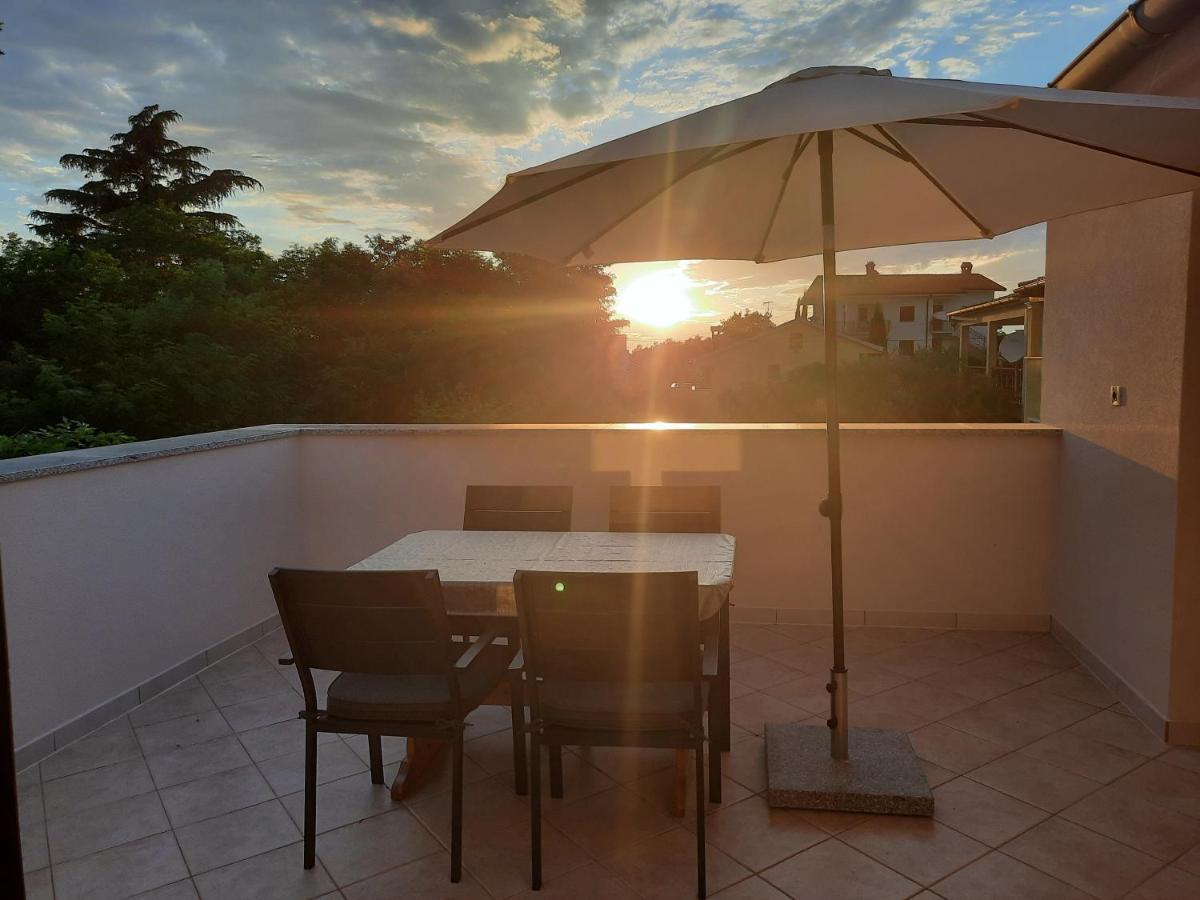 Apartman Sofia Пореч Екстериор снимка