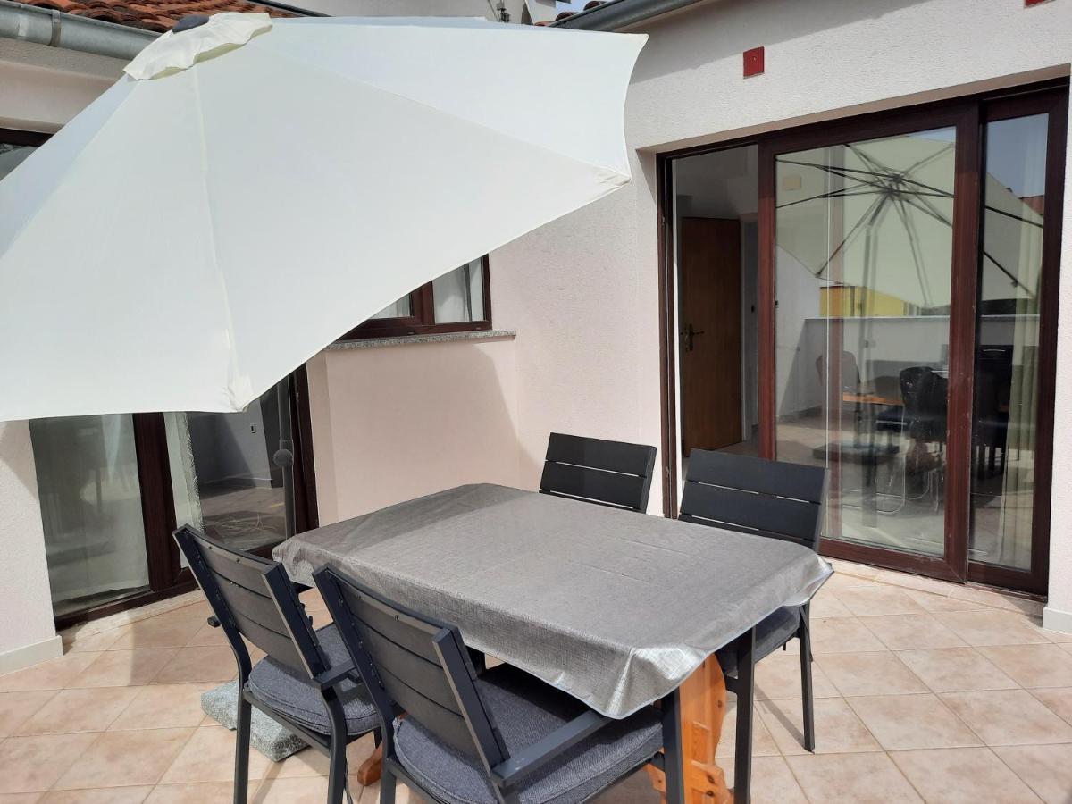 Apartman Sofia Пореч Екстериор снимка