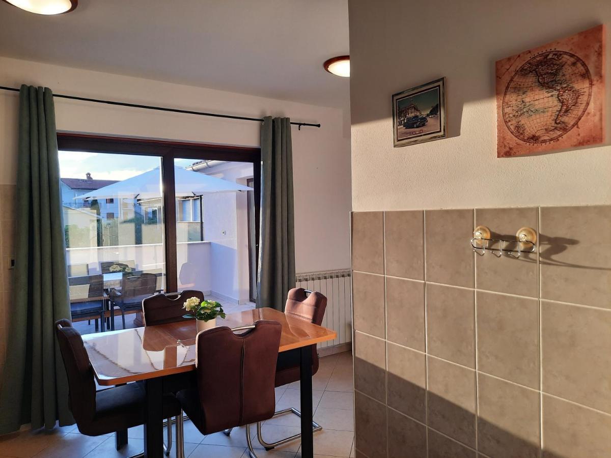 Apartman Sofia Пореч Екстериор снимка